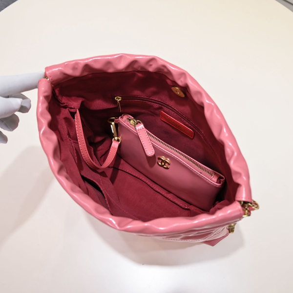 シャネルバッグ着用イメージ